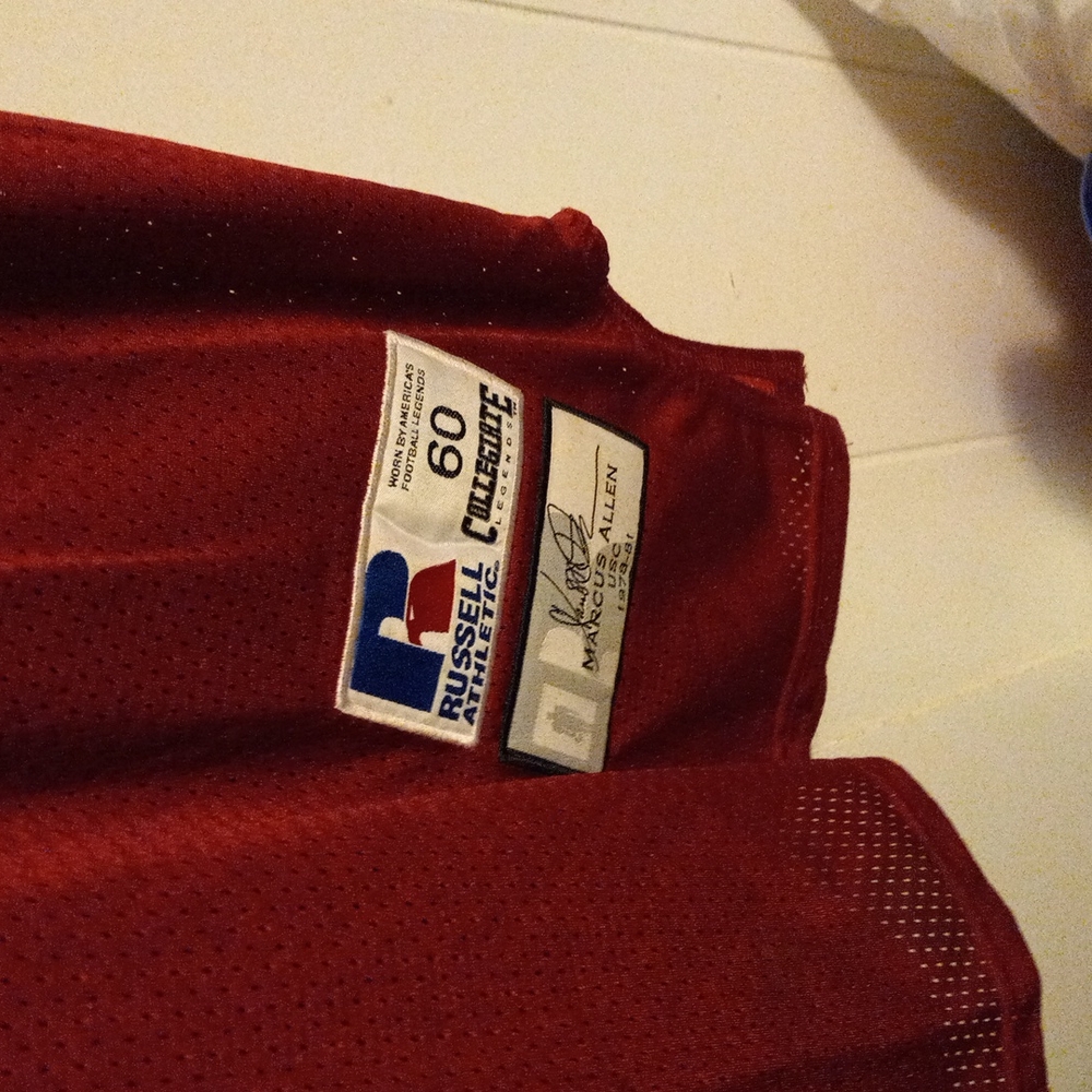 Jersey - Picture 2 of 3